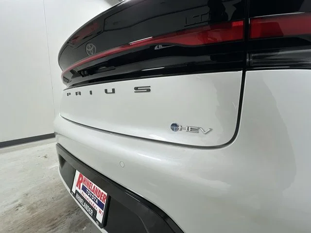 2026 Toyota Prius Limited - Photo 32