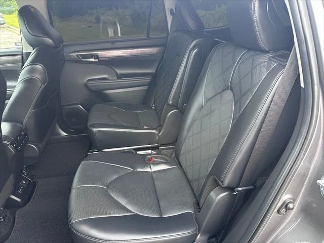2024 Toyota Highlander Platinum - Photo 28