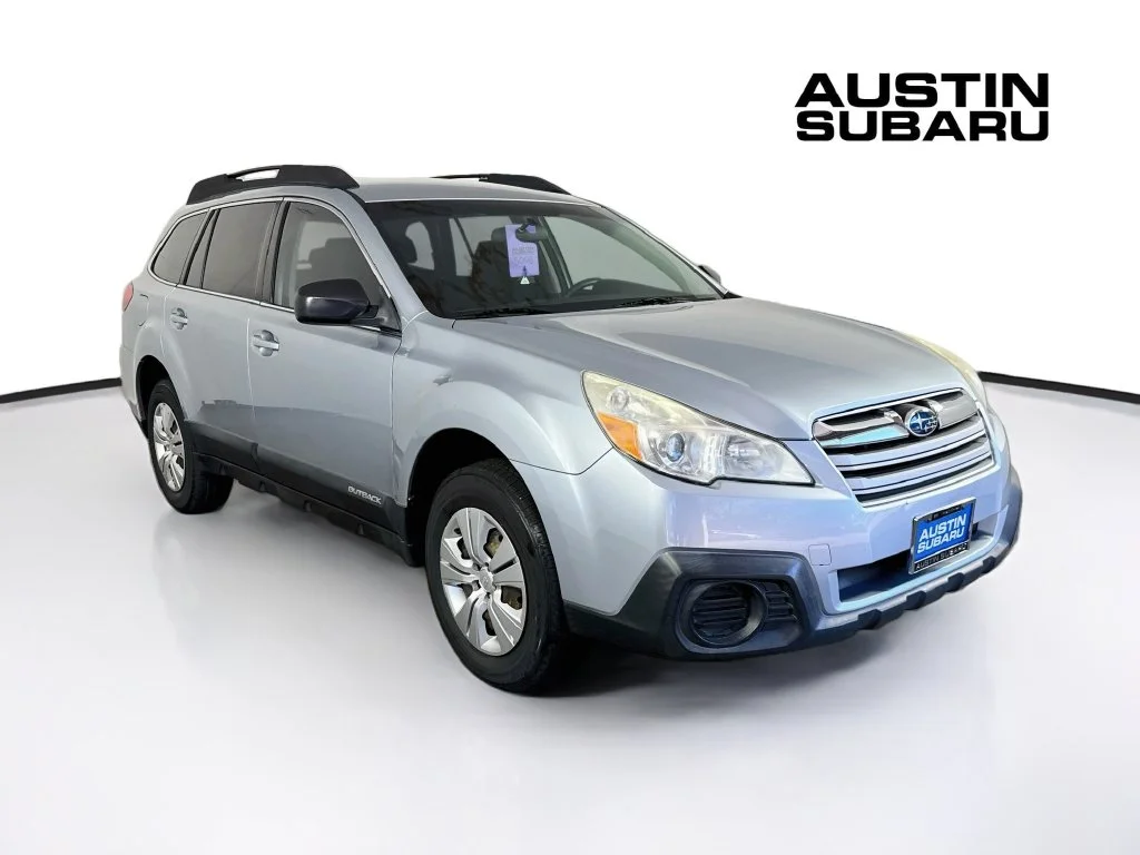 Used 2013 Silver Subaru 2.5i image 1