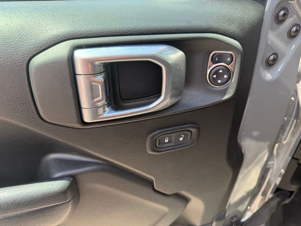 Used 2023 Gray Jeep Rubicon 4xe image 17