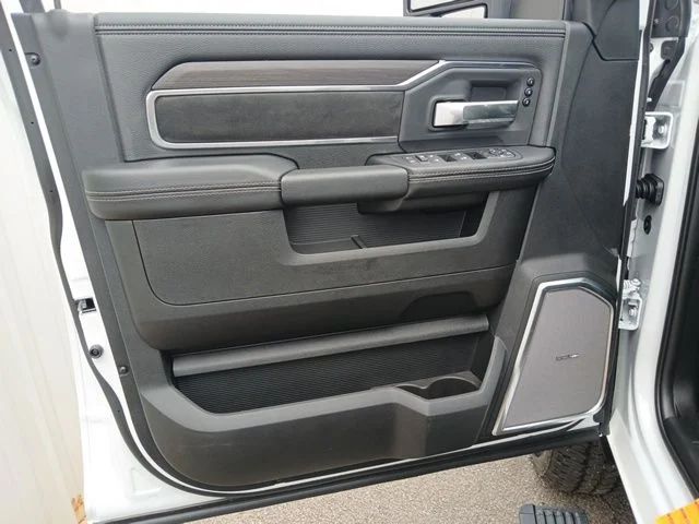 New 2026 Bright White Clear-Coat Exterior Paint RAM Laramie image 60