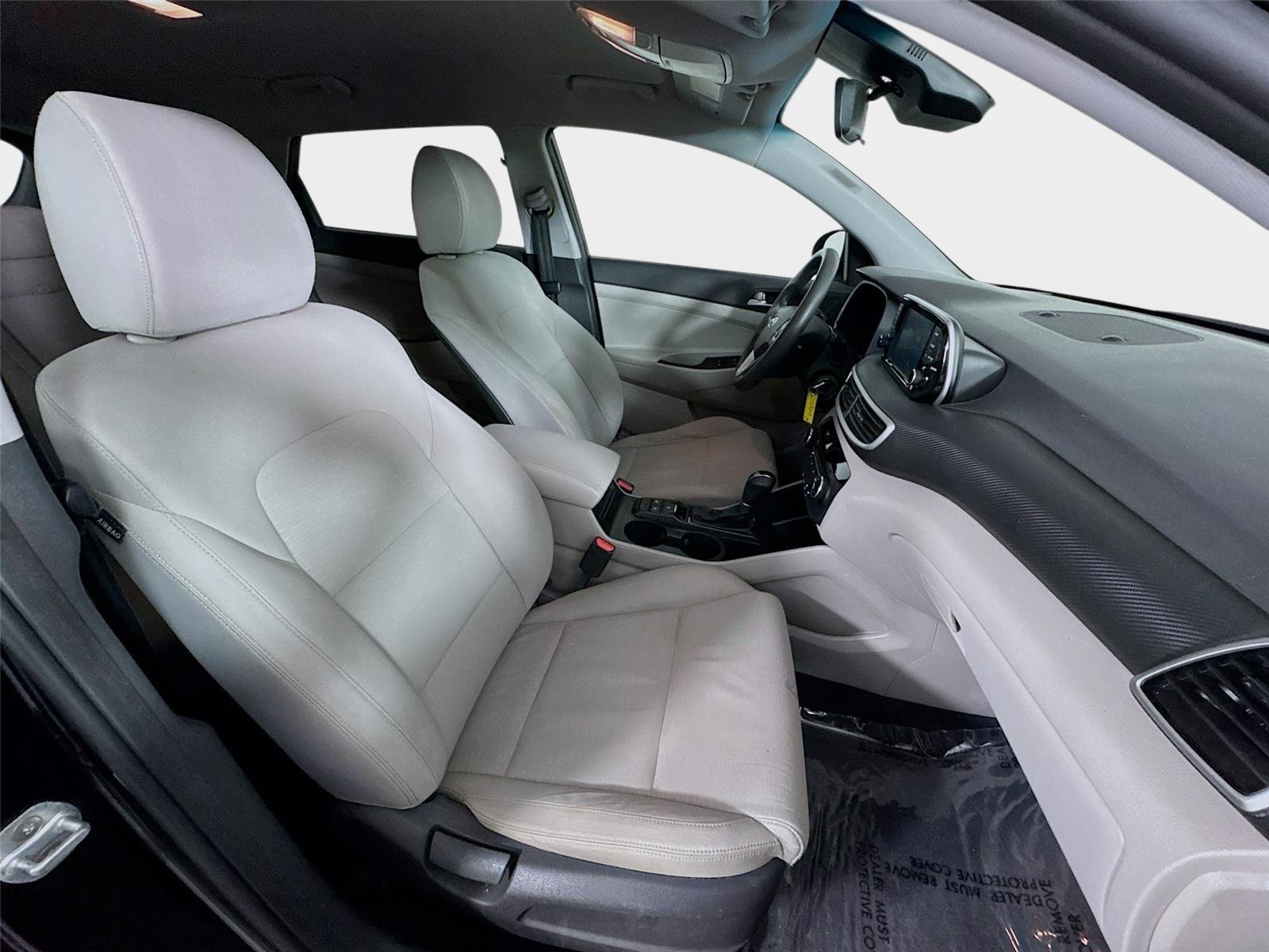 Used 2019 Black Noir Pearl Hyundai SE image 25