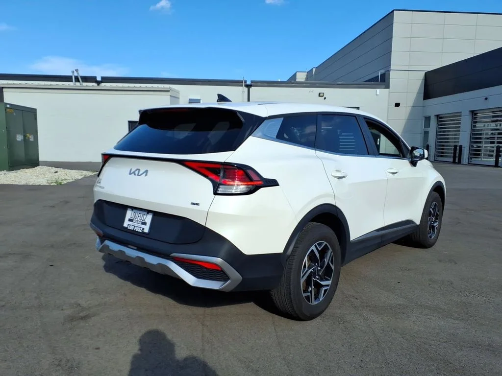Used 2023 White Kia LX image 4
