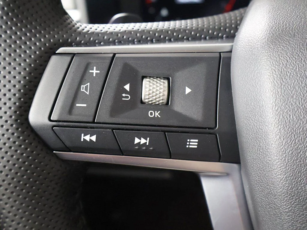 2025 Mitsubishi Outlander SE - Photo 41