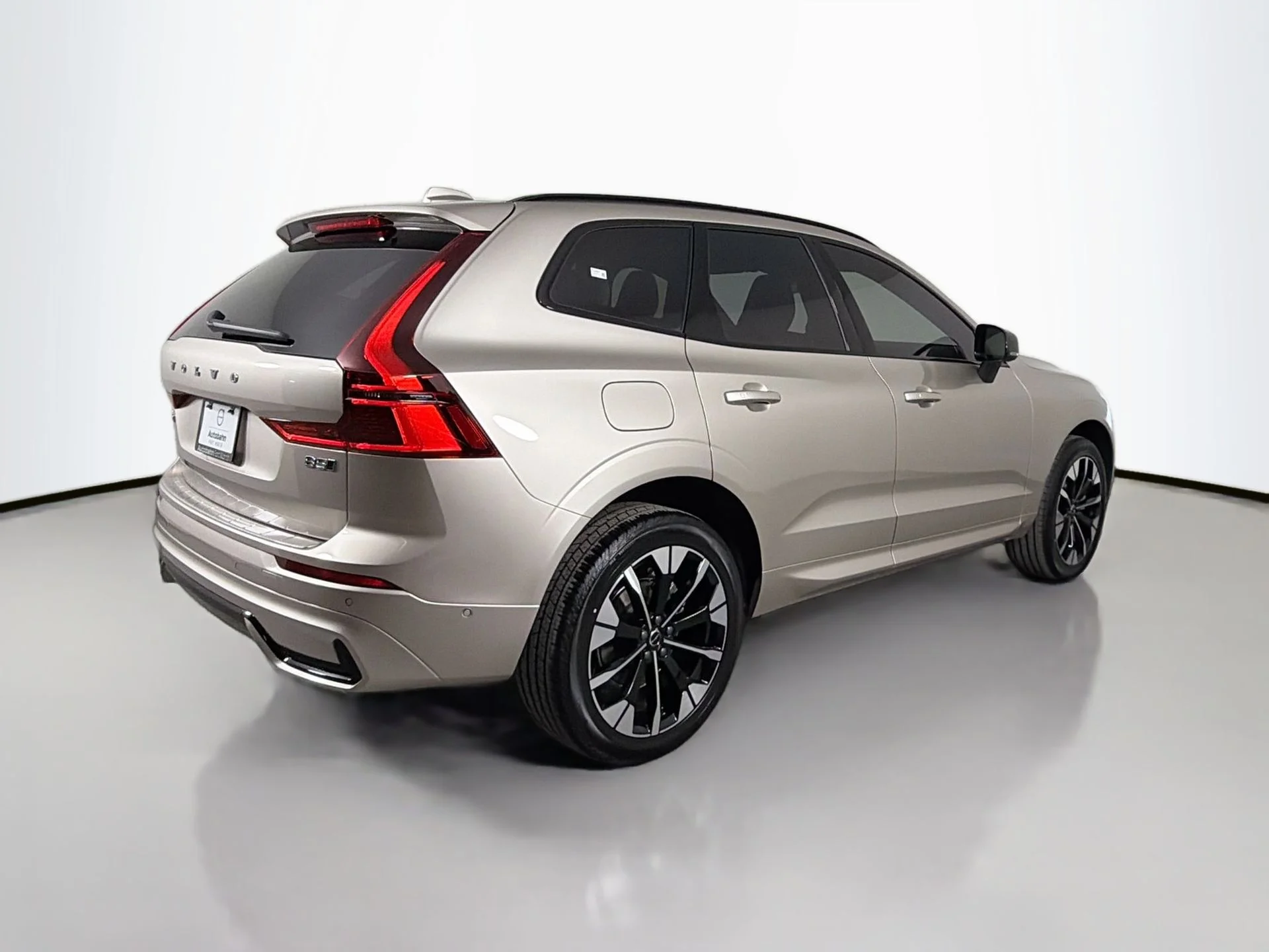 New 2026 Bright Dusk Volvo Plus image 6