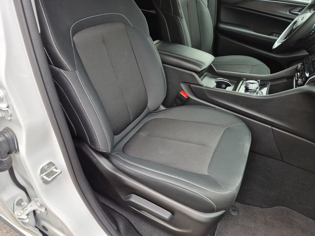 Used 2024 White Jeep Laredo image 24