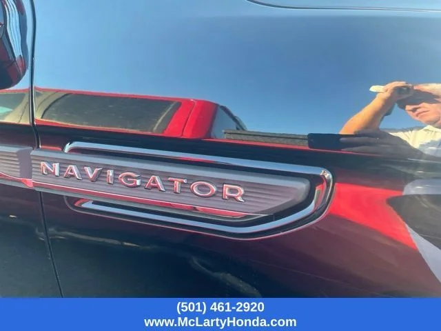 Used 2022 Black Metallic Lincoln Reserve image 3