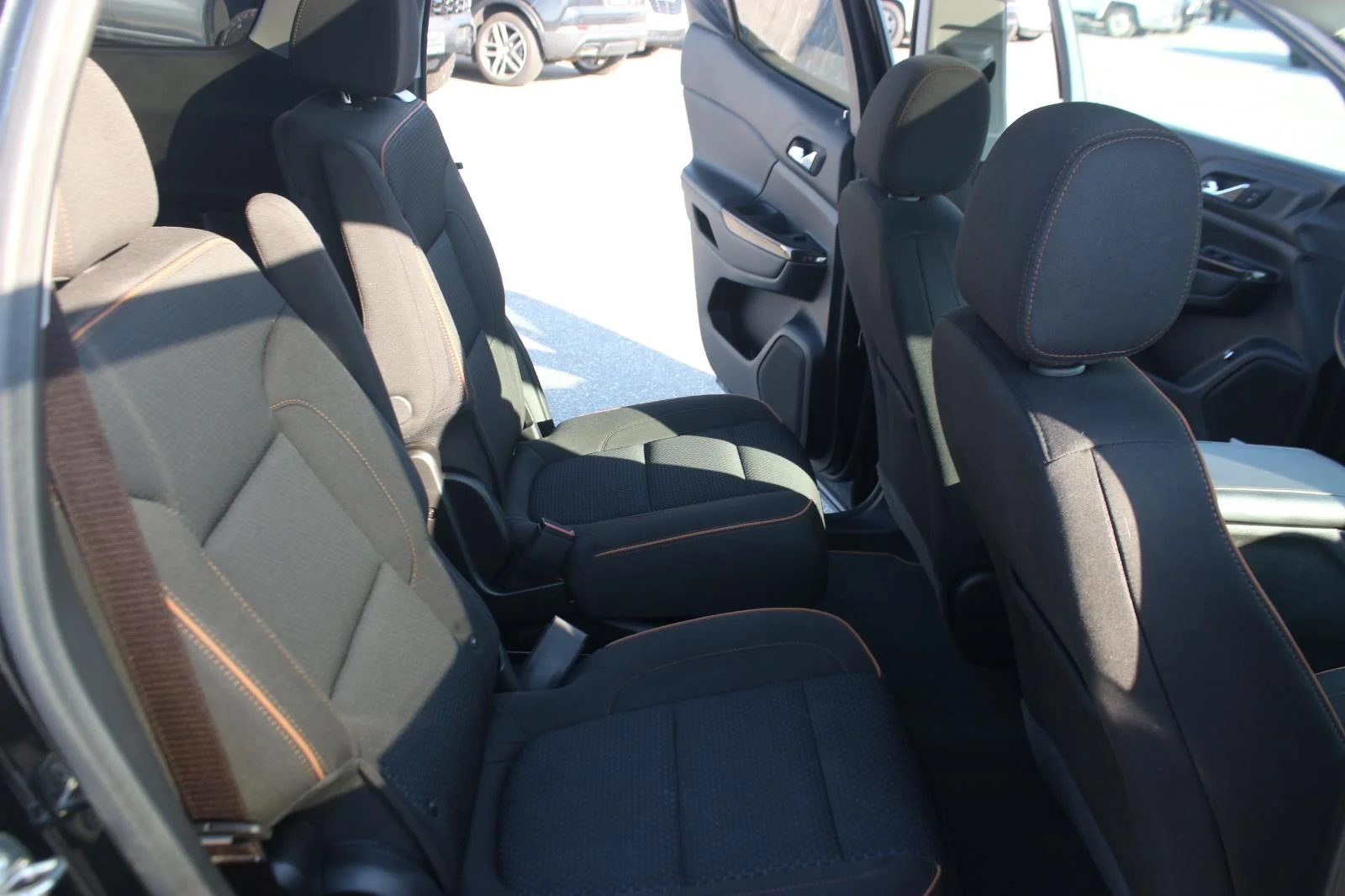 Used 2023 Ebony Twilight Metallic GMC AT4 image 39