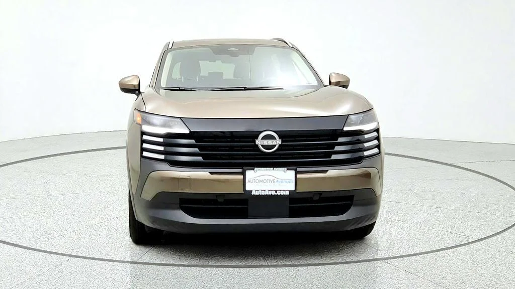 Used 2025 Canyon Bronze Metallic Nissan SV AWD image 2