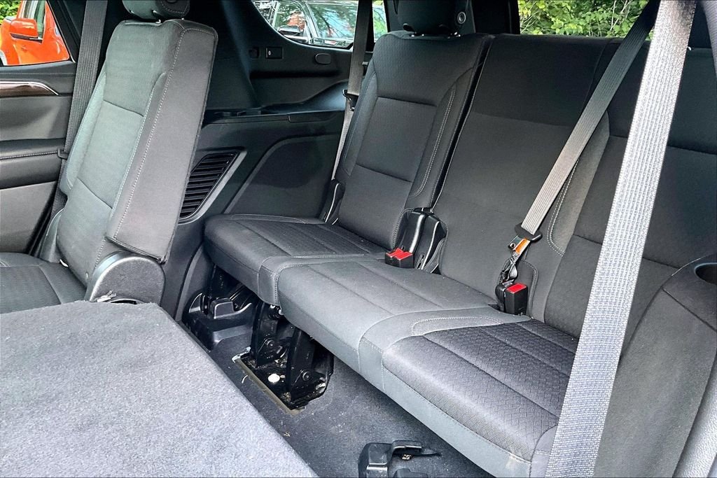 Used 2022 Black GMC SLE image 31