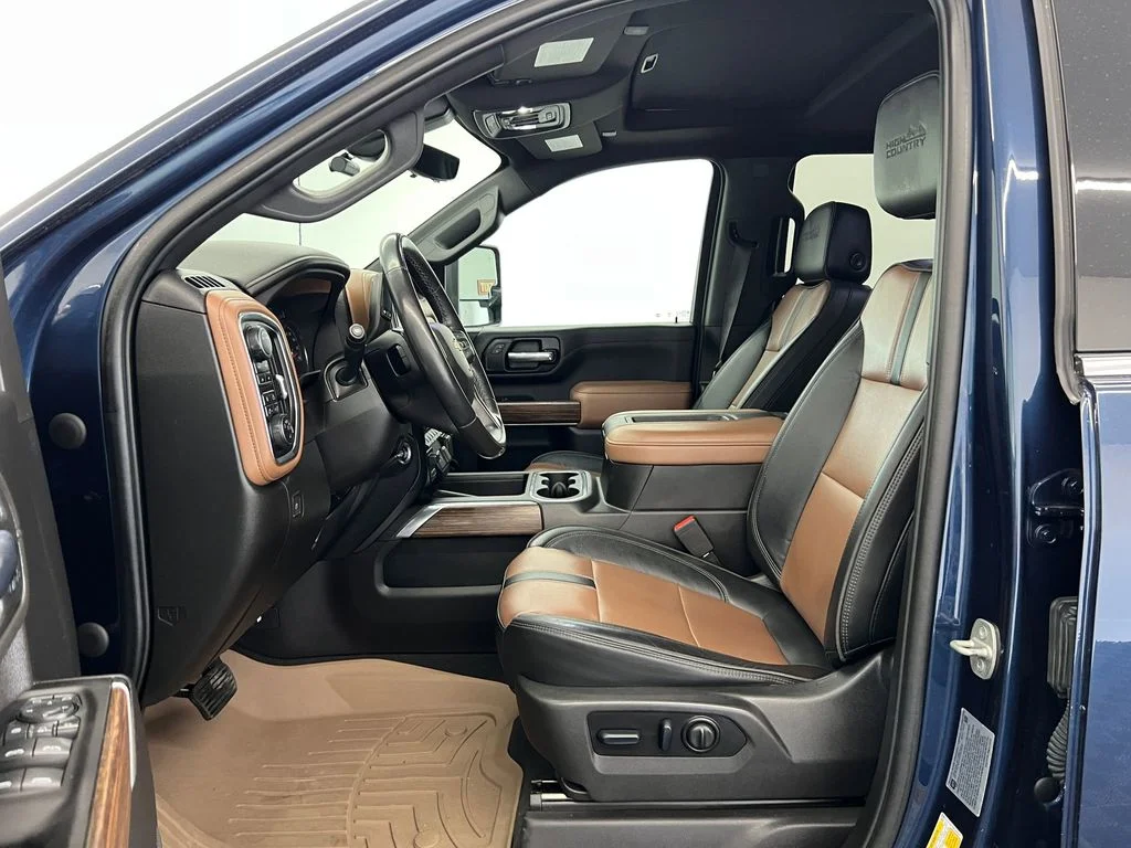Used 2022 Northsky Blue Metallic Chevrolet High Country image 4