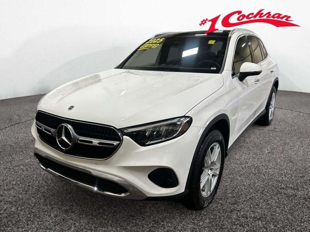 Used 2025 Polar White Mercedes-Benz GLC 300 image 31