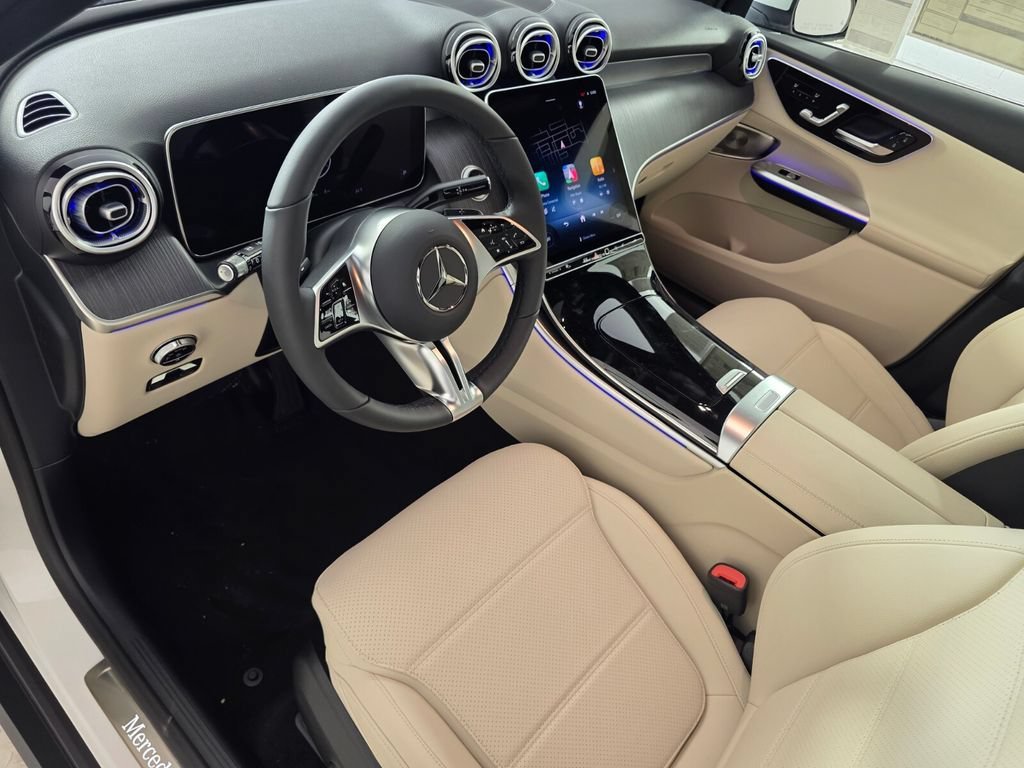 New 2027 Polar White Mercedes-Benz GLC 300 image 23