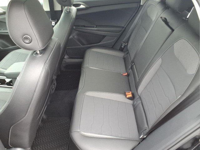 New 2026 Deep Black Pearl Volkswagen SE Black 4Motion image 13