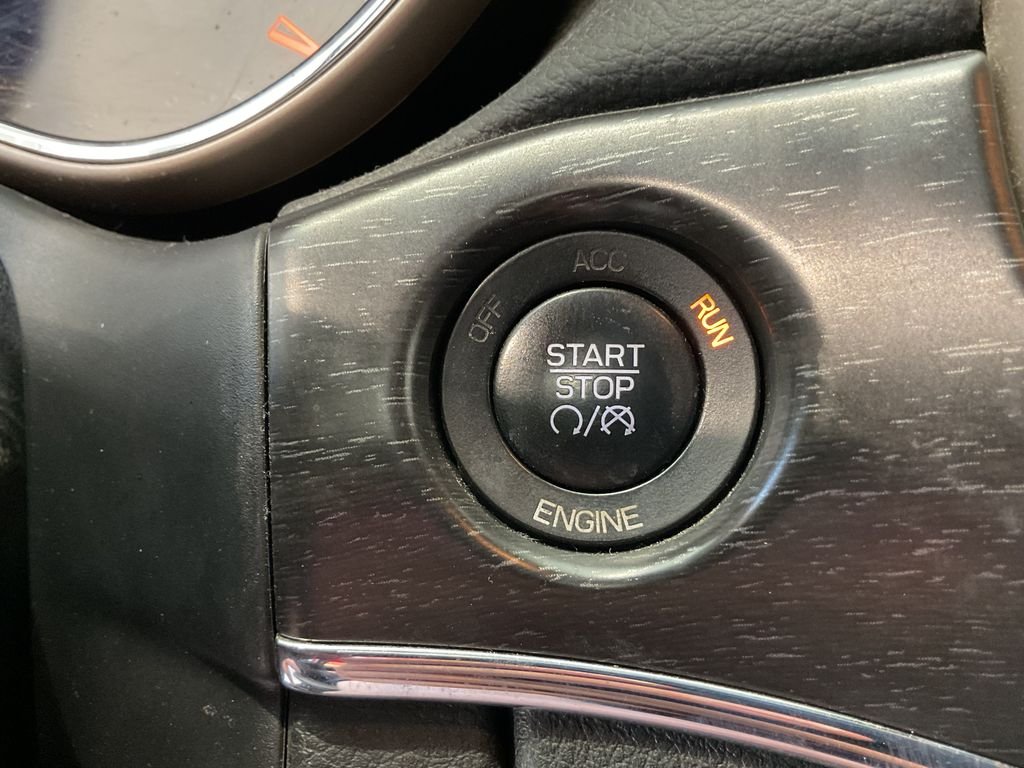 Used 2015 White Jeep Limited image 18