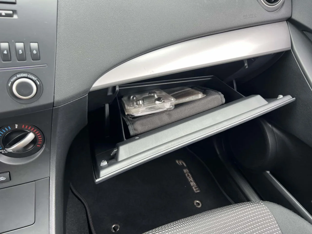 Used 2012 Graphite Mica Mazda i Touring image 35