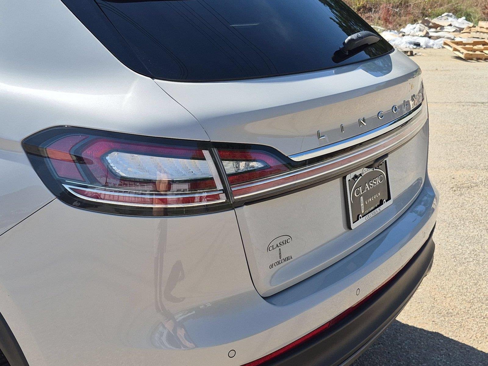 Used 2022 Ceramic Pearl Metallic Tinted Clearcoat Lincoln Reserve image 12