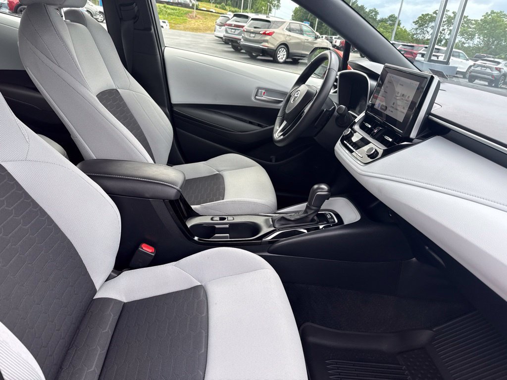 2024 Toyota Corolla Hatchback SE - Photo 38