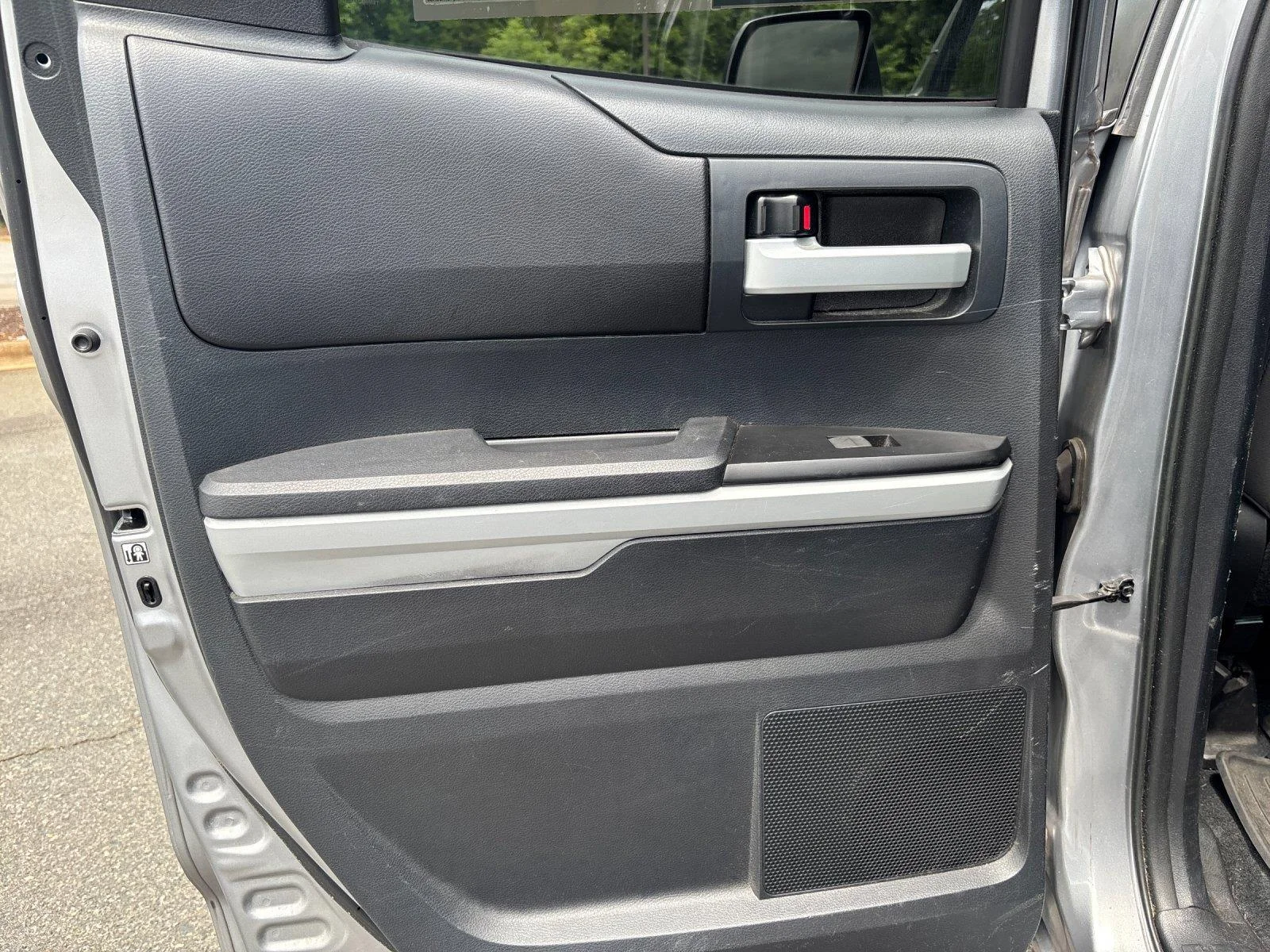 Used 2018 Silver Sky Metallic Toyota SR5 image 30