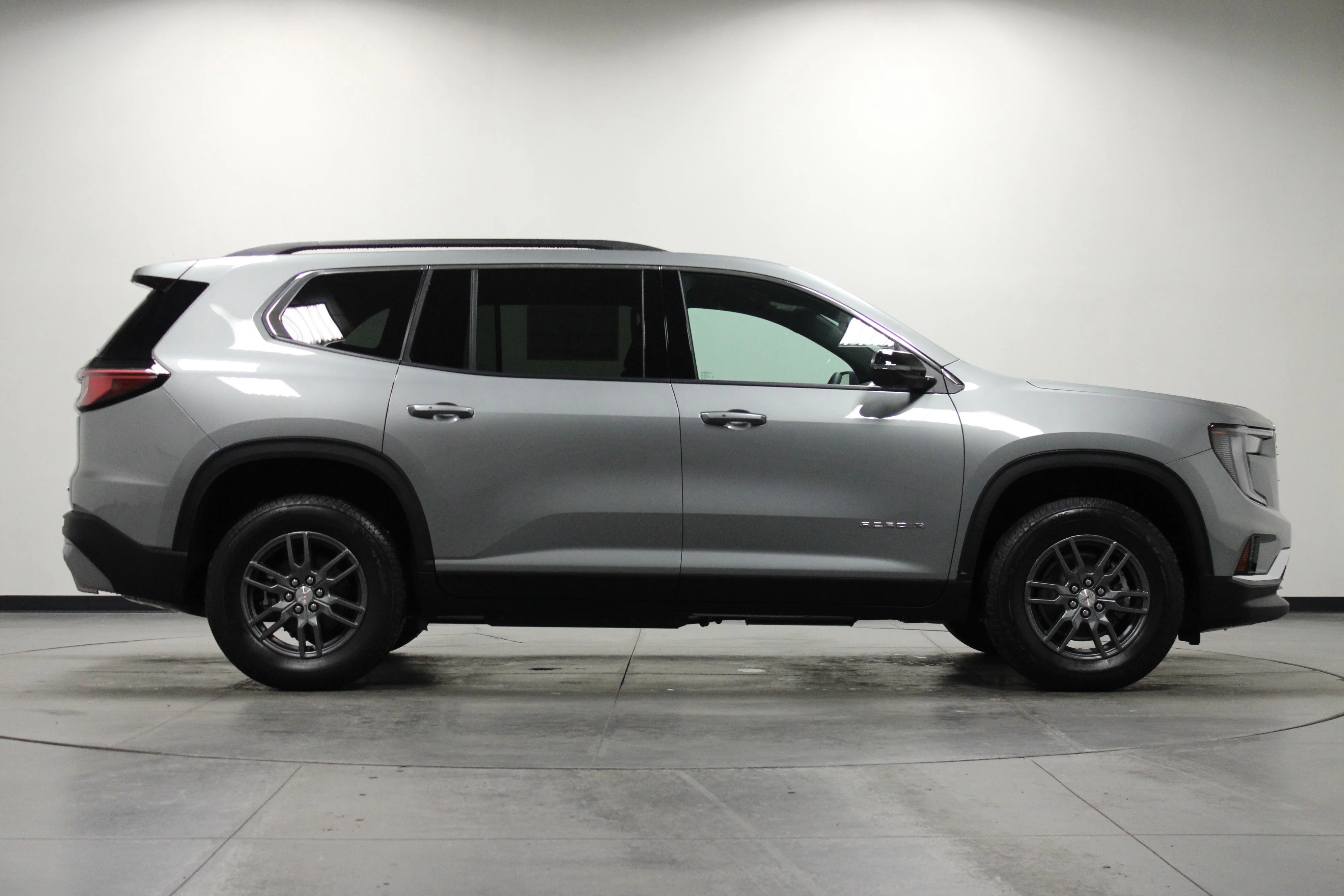 New 2026 Sterling Metallic GMC Elevation image 3