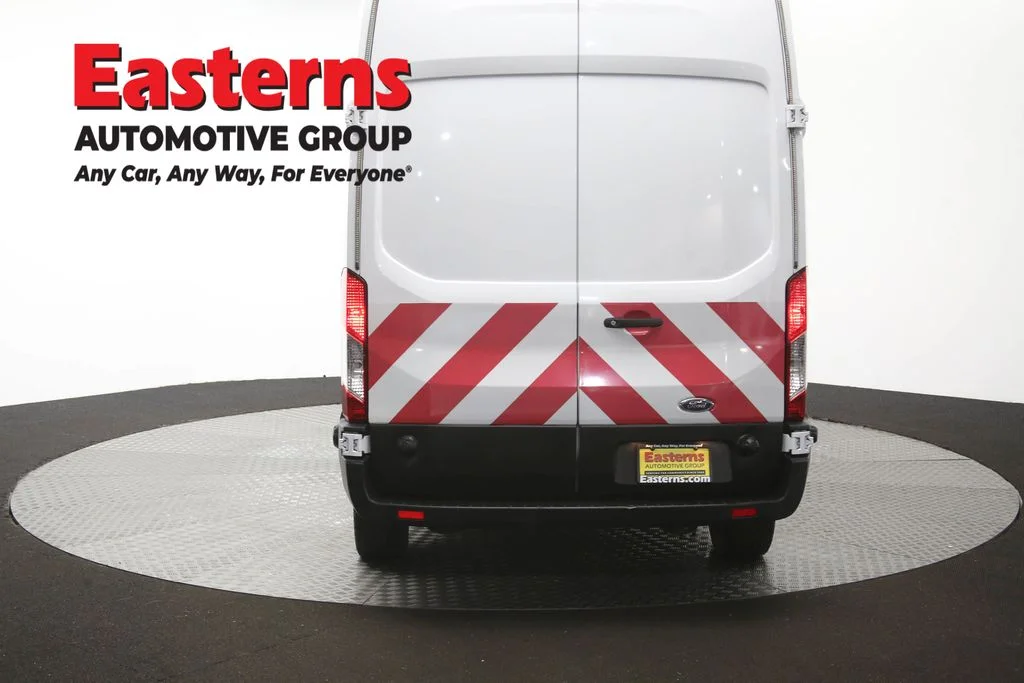Used 2022 White Ford Base image 34