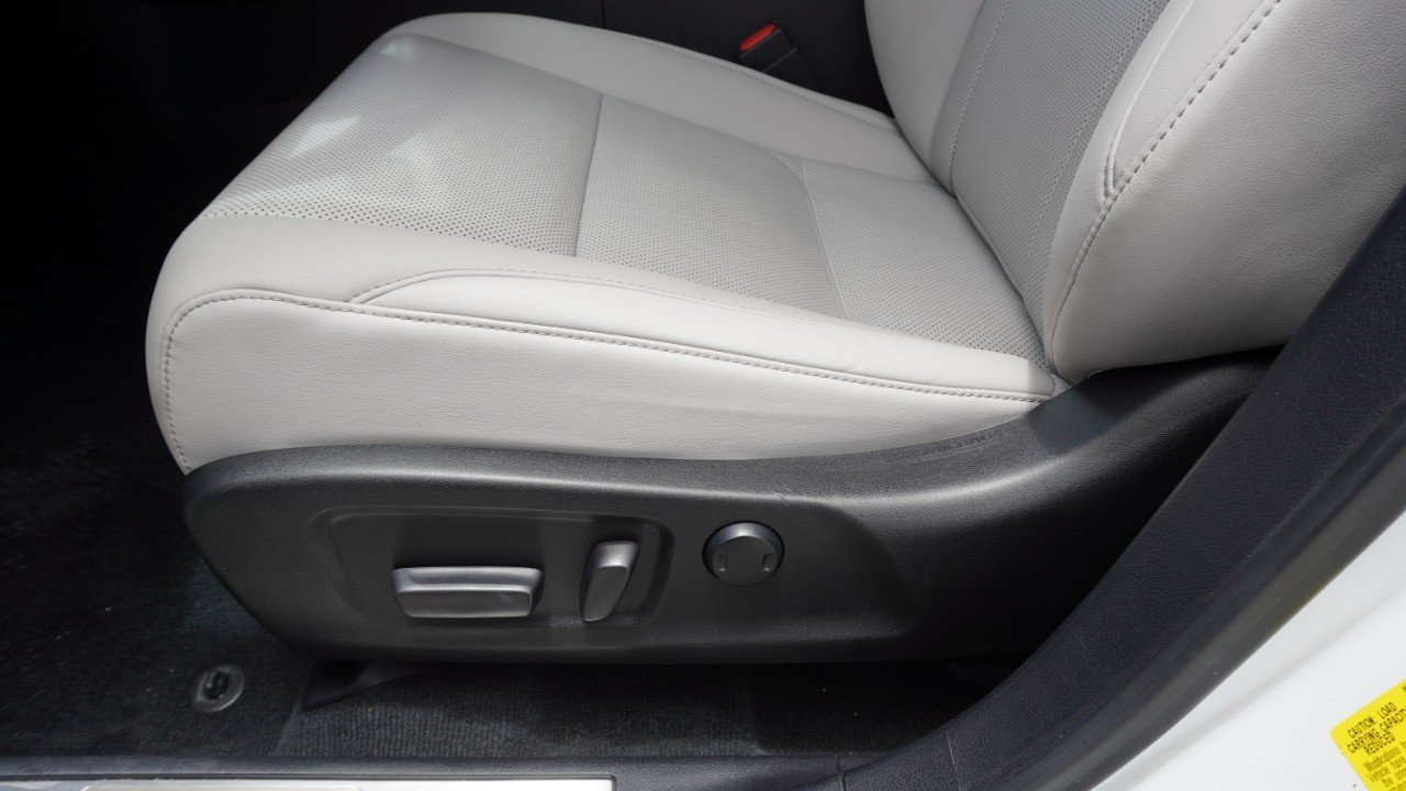 Used 2020 White Lexus RX 350 image 24
