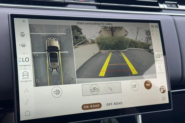 New 2026 Ostuni Pearl White Land Rover SE image 18