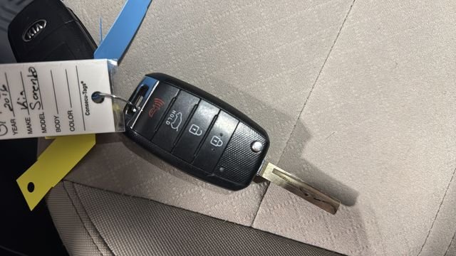 Used 2016 Snow White Pearl Kia LX image 20