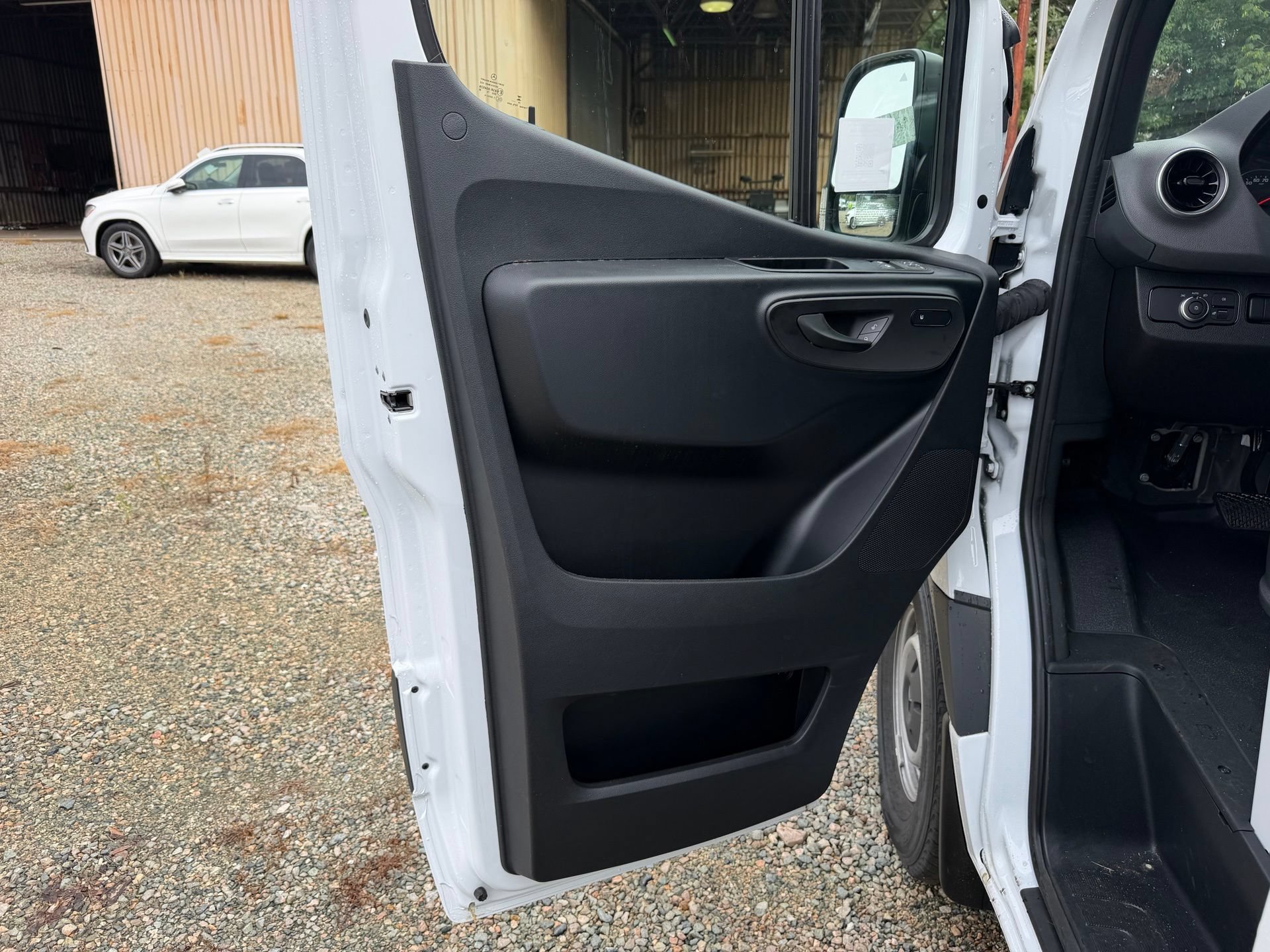 New 2026 Arctic White Mercedes-Benz Cargo 144 WB image 36