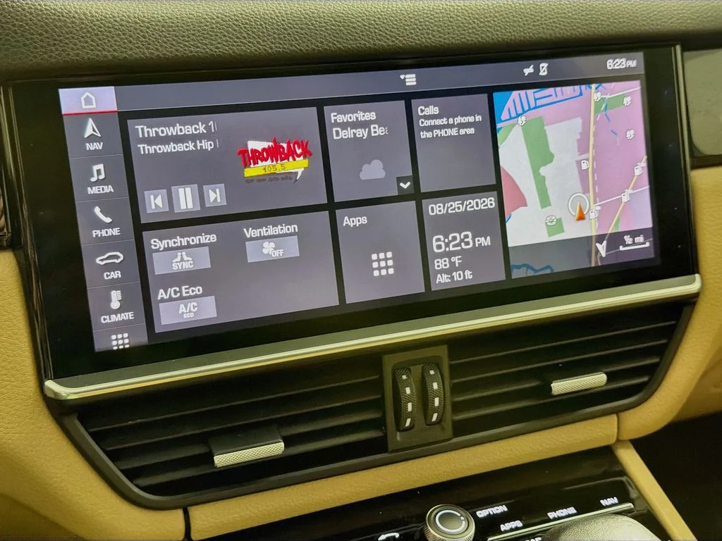 Used 2019  Porsche Base image 15