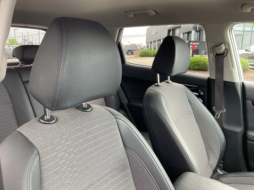 Used 2023 Clear White/Black Roof Kia S image 12