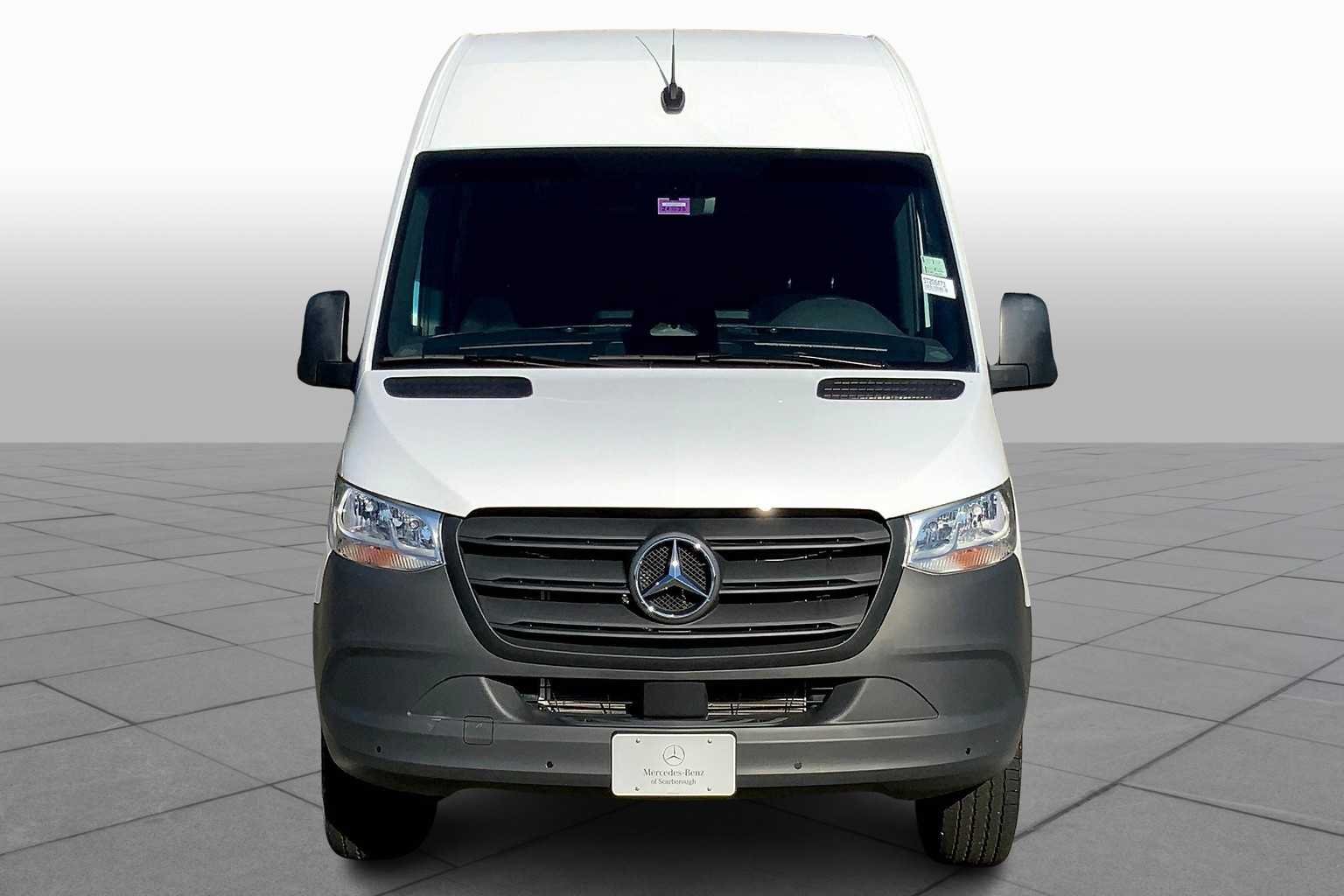 Used 2025 Arctic White Mercedes-Benz  image 3