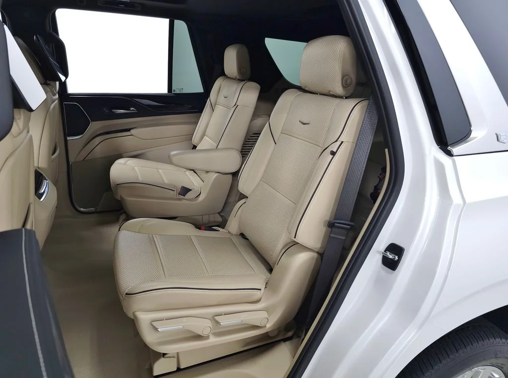 Used 2024 White Cadillac Premium Luxury image 41