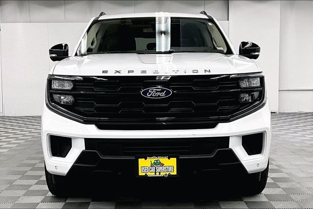 Used 2025 Oxford White Ford Active image 4