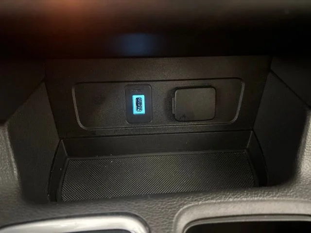 Used 2019 Sea Green Ford SEL image 29