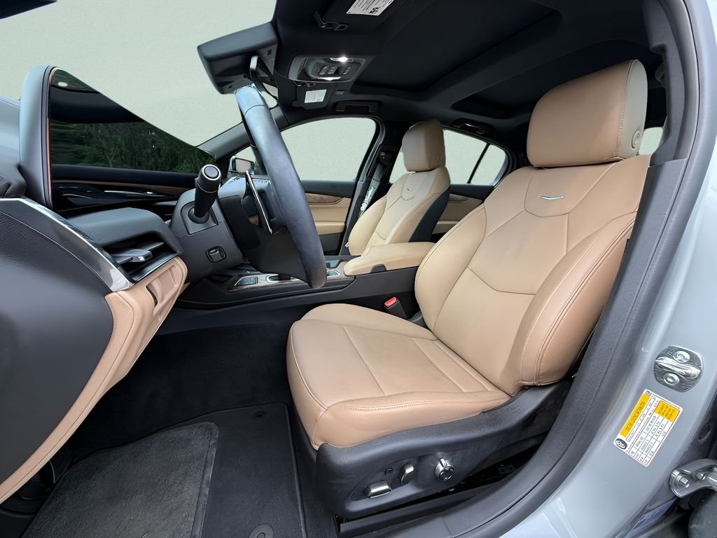 Used 2025 Silver Cadillac Premium Luxury image 10