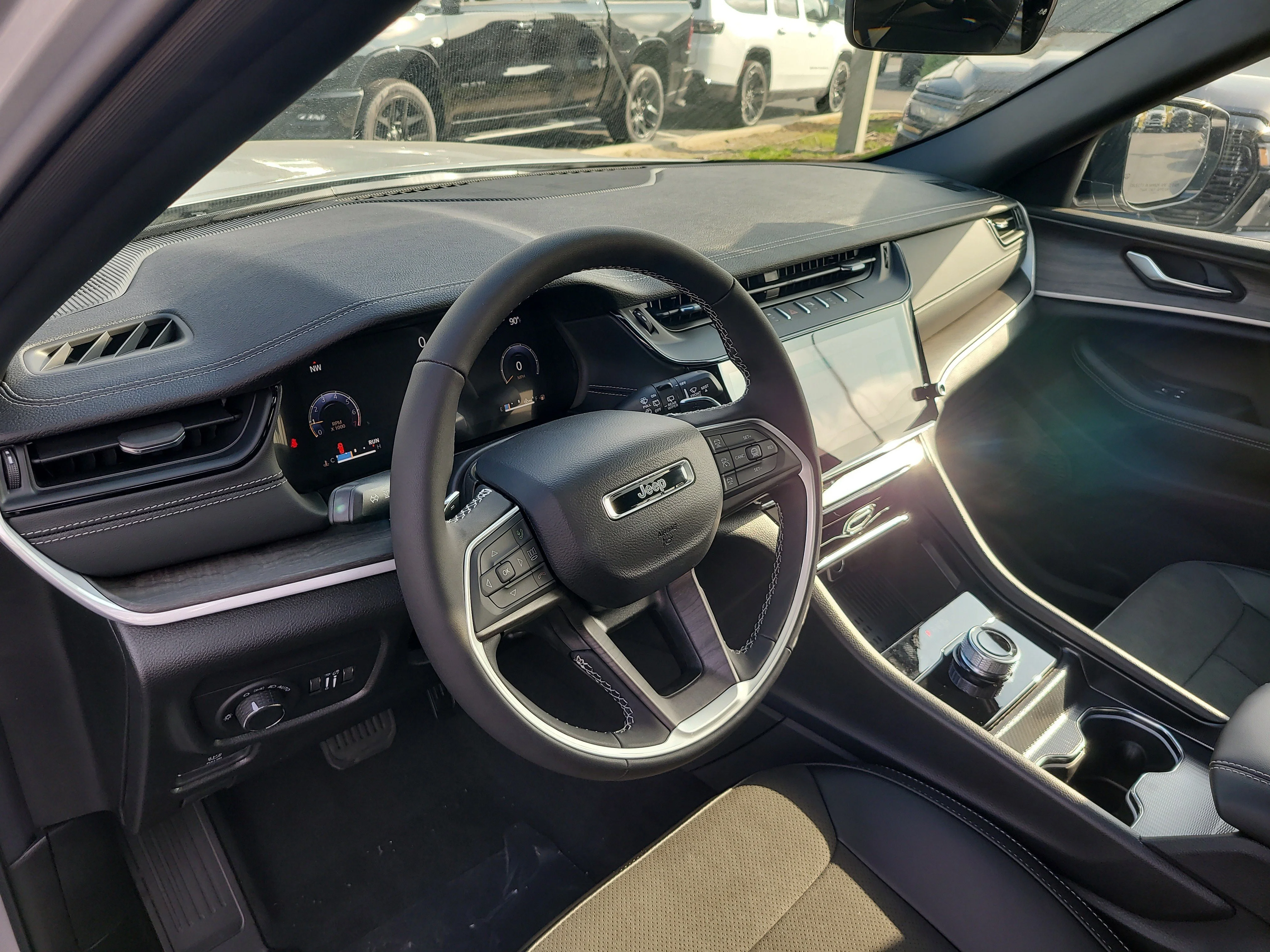 New 2026 Silver Zynith Jeep Laredo Altitude image 15