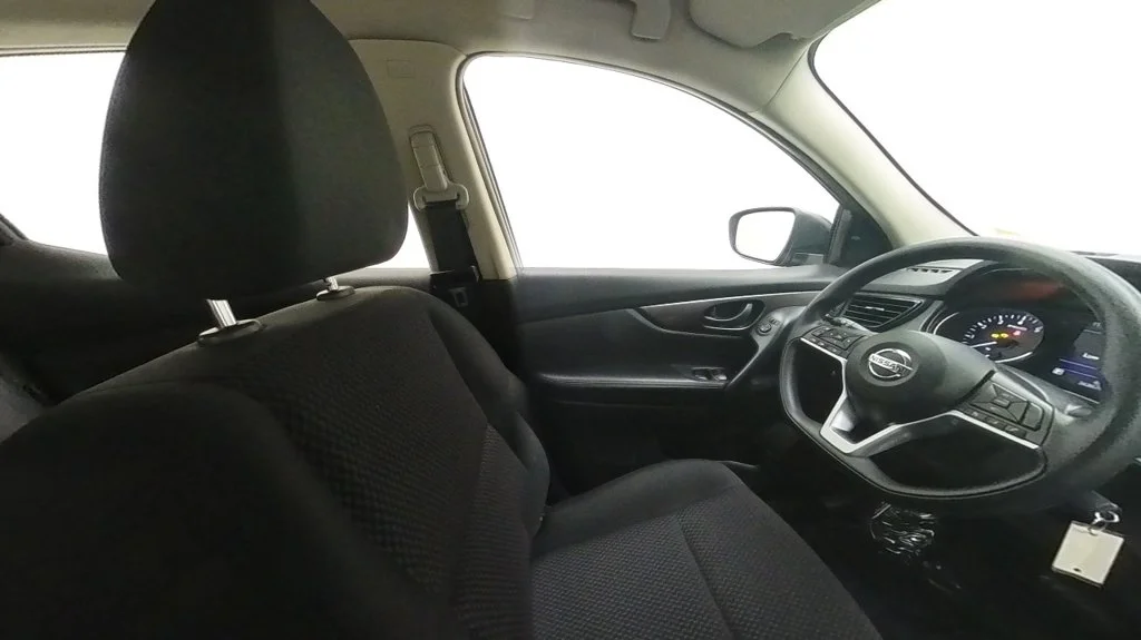 Used 2022 Black Nissan S image 31