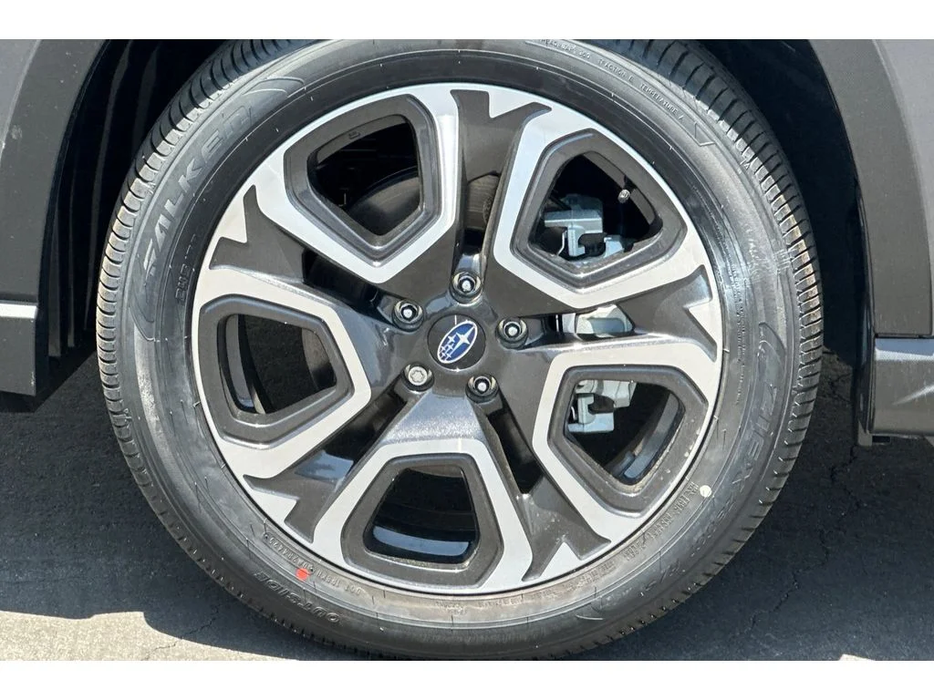 New 2026 MAGNETITE GRAY METALLIC Subaru Limited 8-Passenger image 24