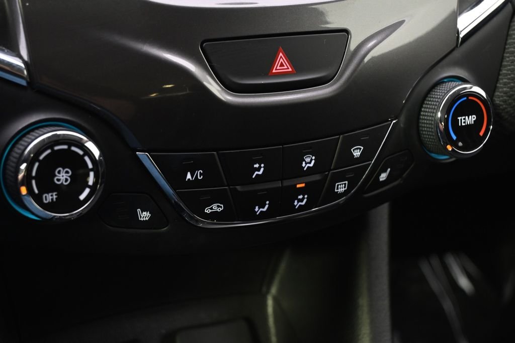 Used 2017 Silver Ice Metallic Chevrolet LT image 31