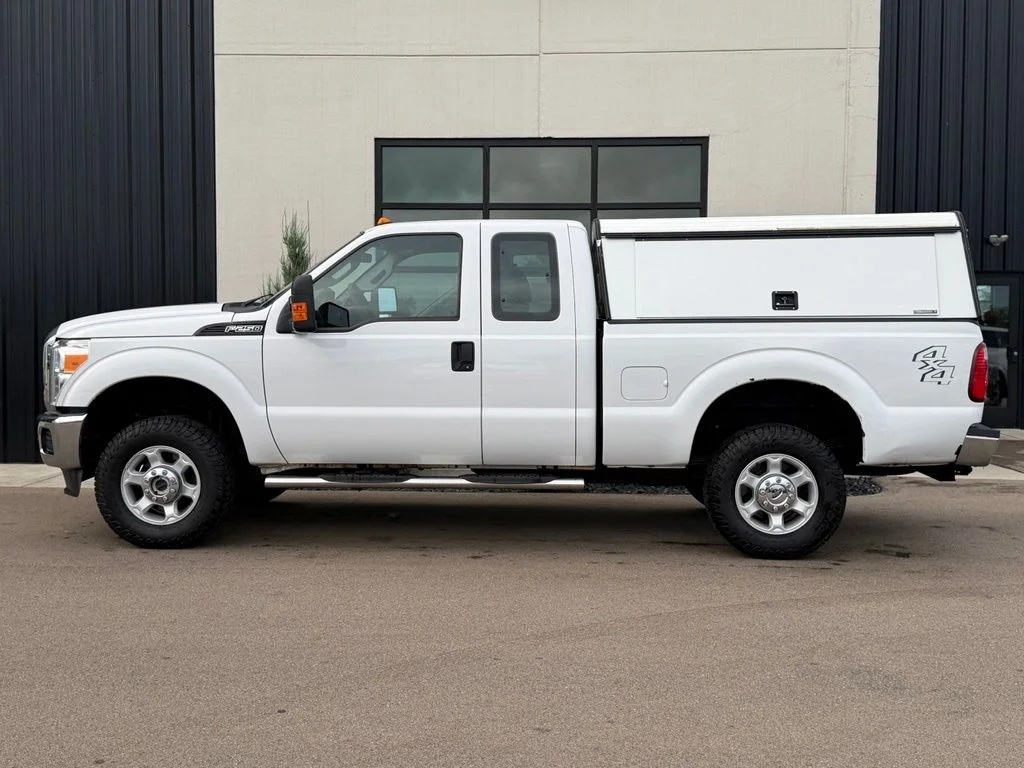 Used 2016 White Ford XL image 2