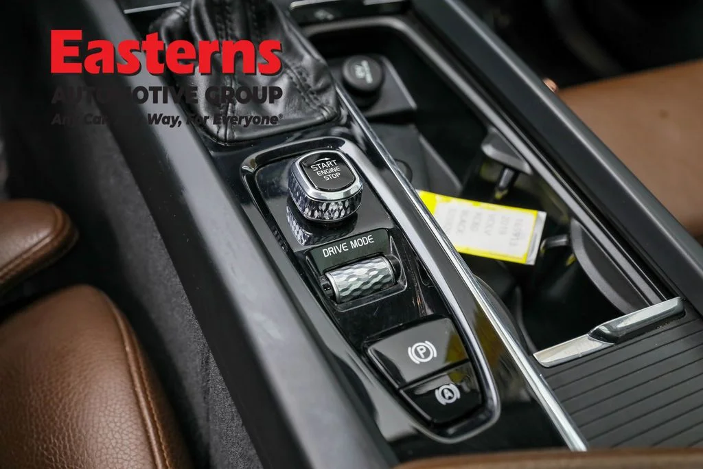 Used 2019 Black Volvo T5 Momentum image 20