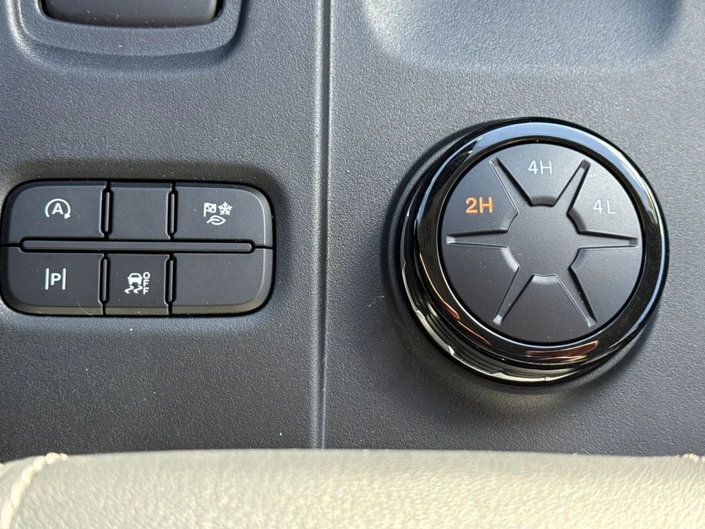 Used 2025 Gray Ford Lariat image 22
