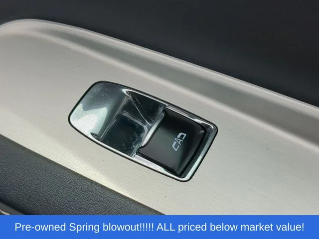 Used 2025 Black Chevrolet Z06 image 39