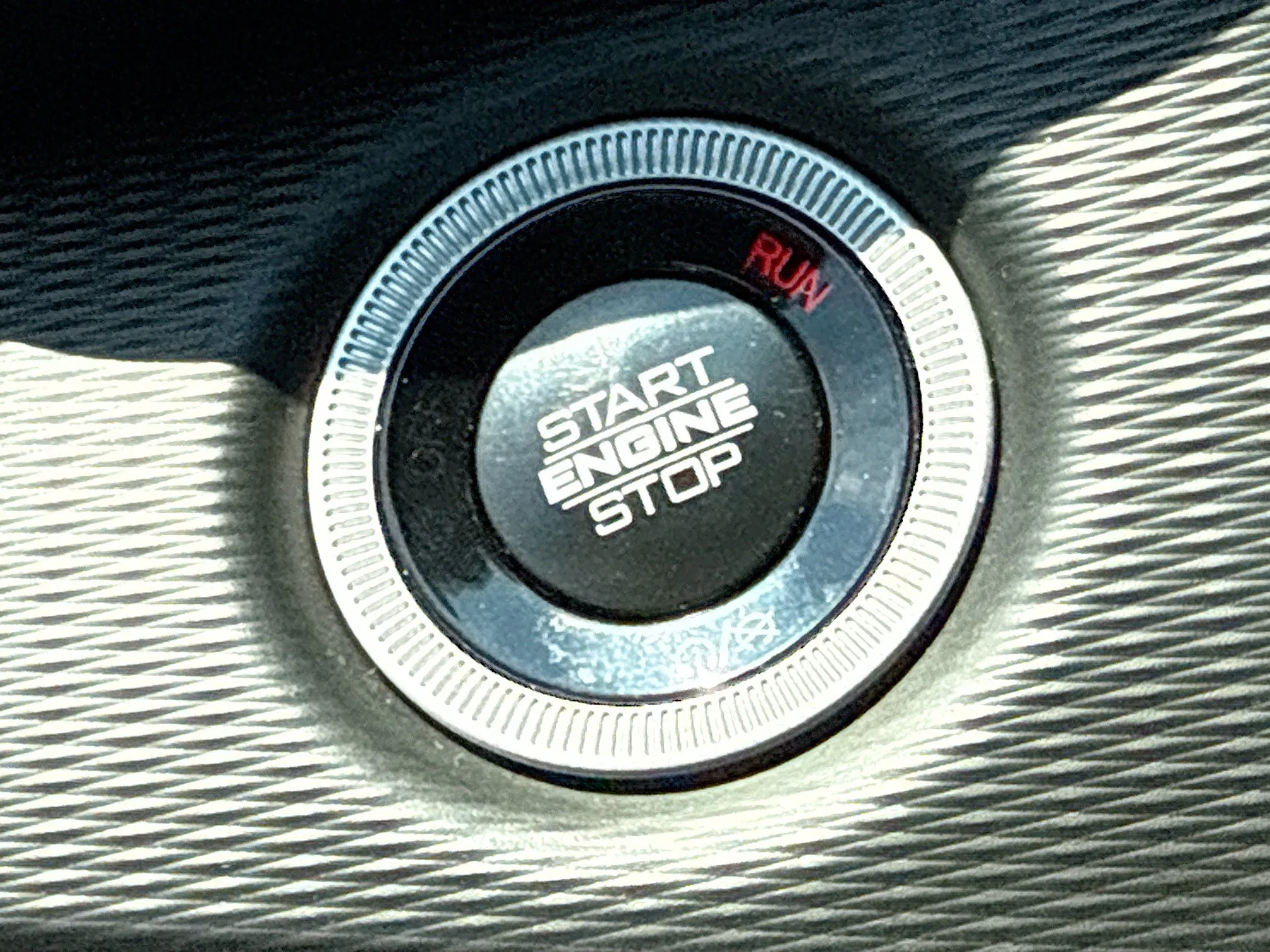 Used 2024 Diamond Black Crystal Pearlcoat Jeep Altitude X image 36