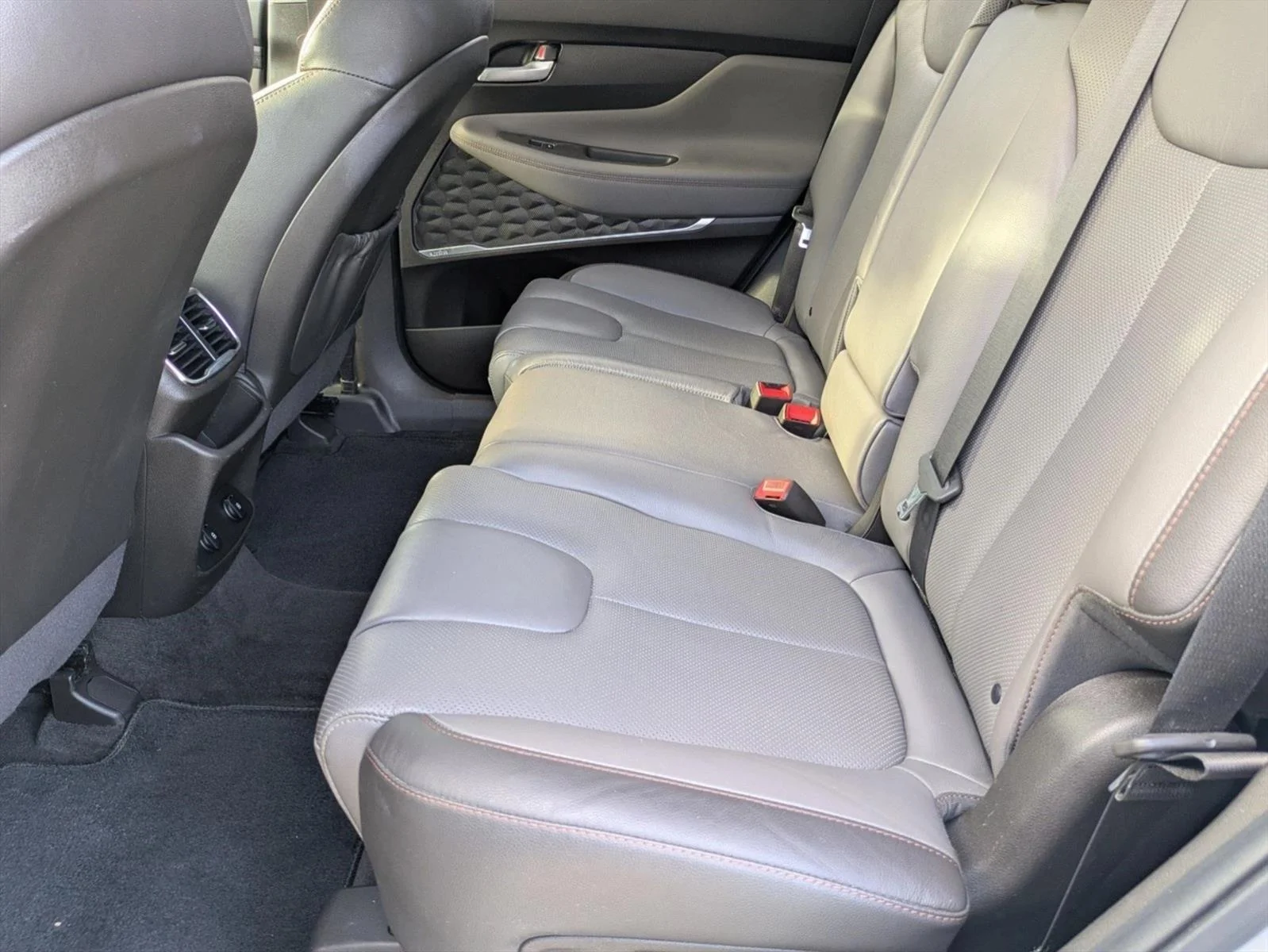 Used 2020 Shimmering Silver Pearl Hyundai SEL image 18
