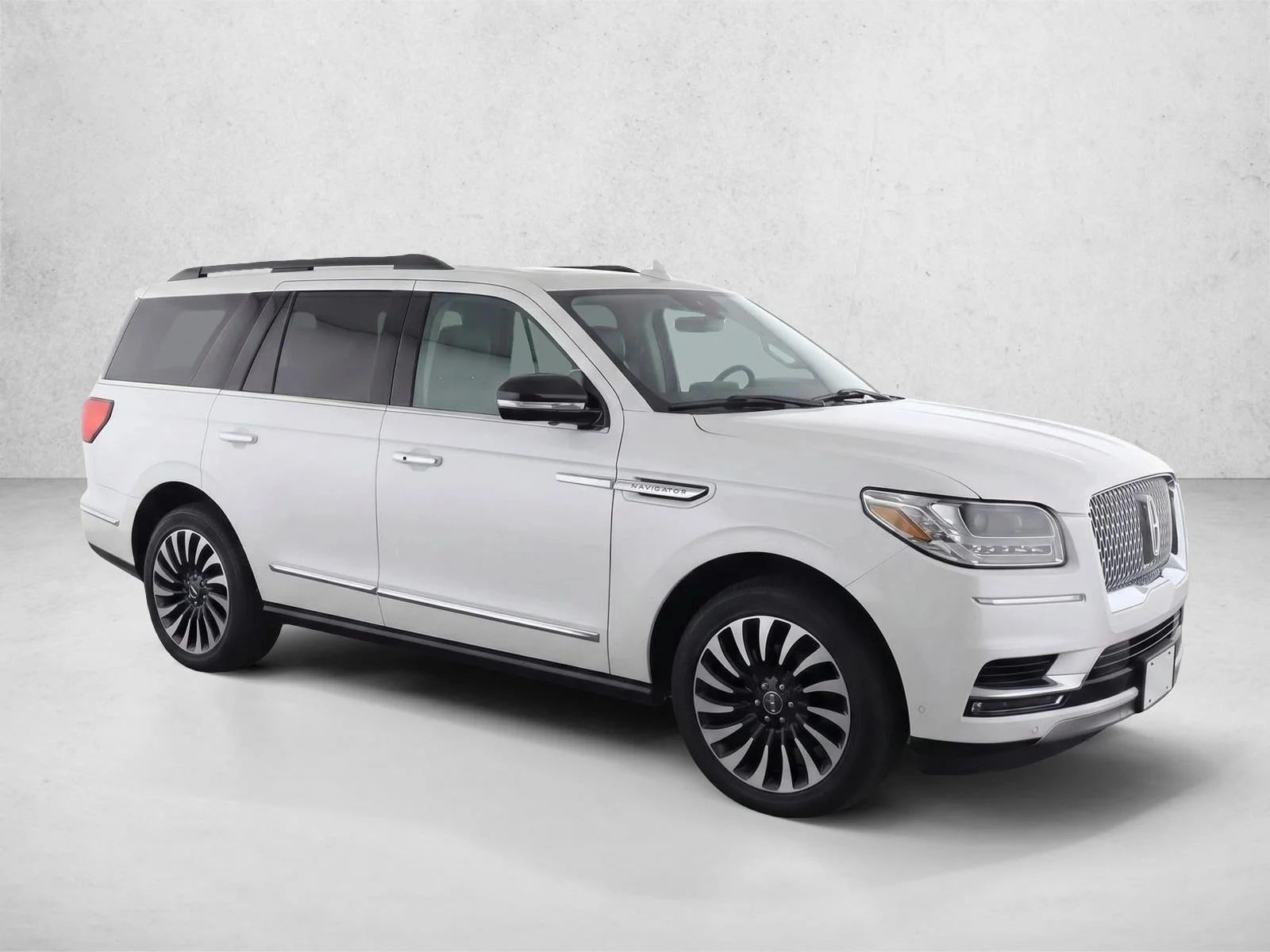 Used 2022 Pristine White Metallic Tri-Coat Lincoln Black Label image 3