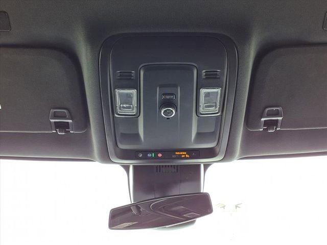 Used 2025 Summit White Chevrolet LT image 20