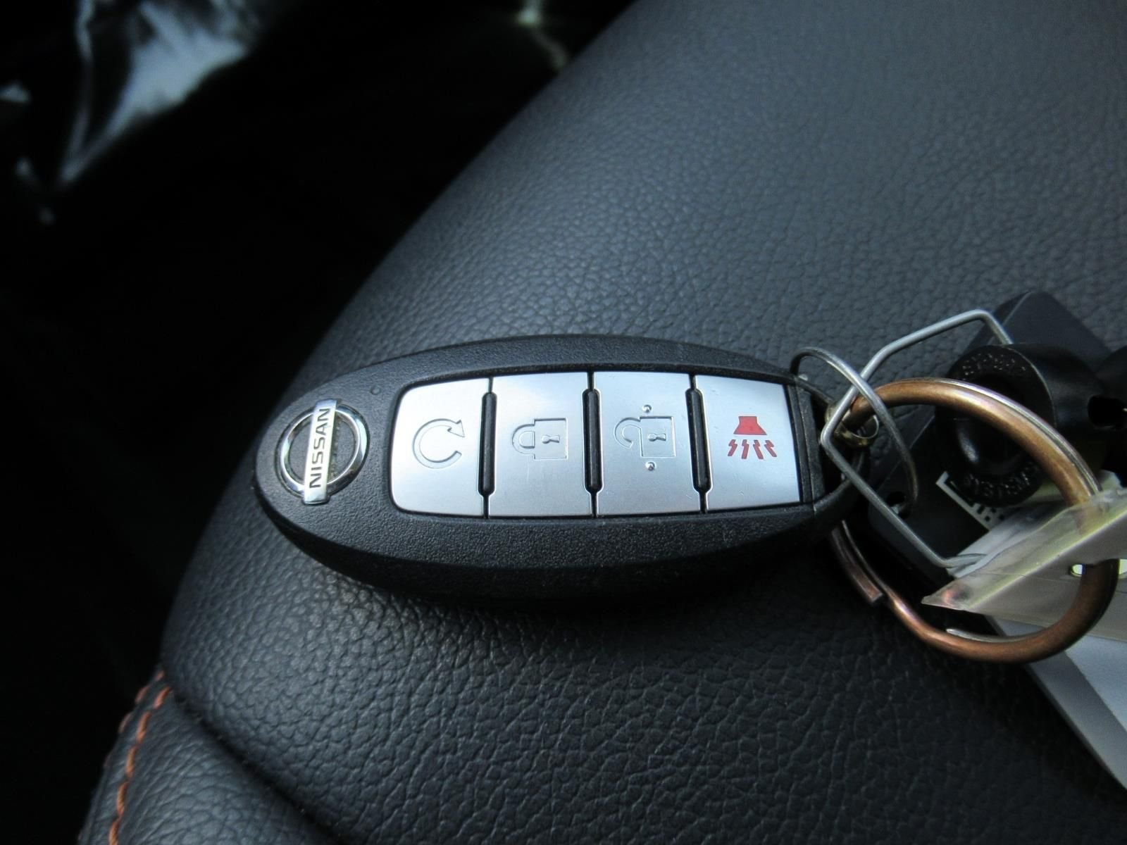 Used 2020 White Nissan SR image 30