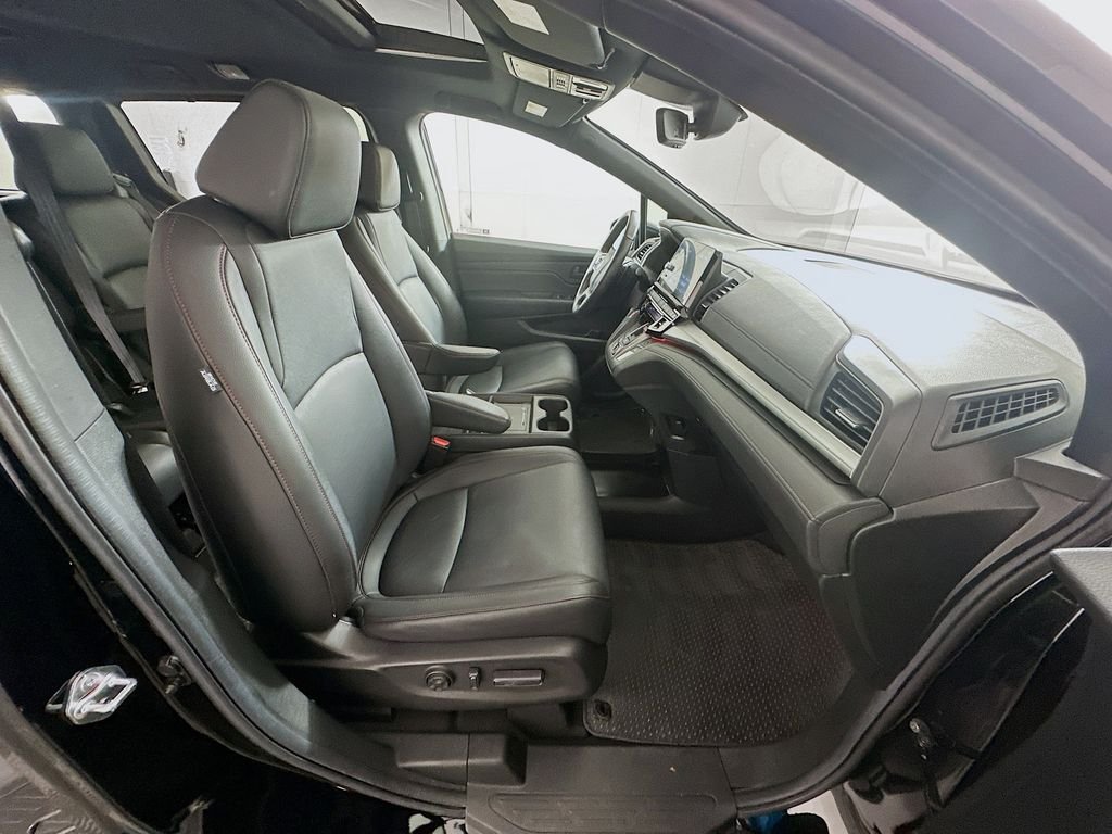 Used 2025 Crystal Black Pearl Honda Sport-L image 29